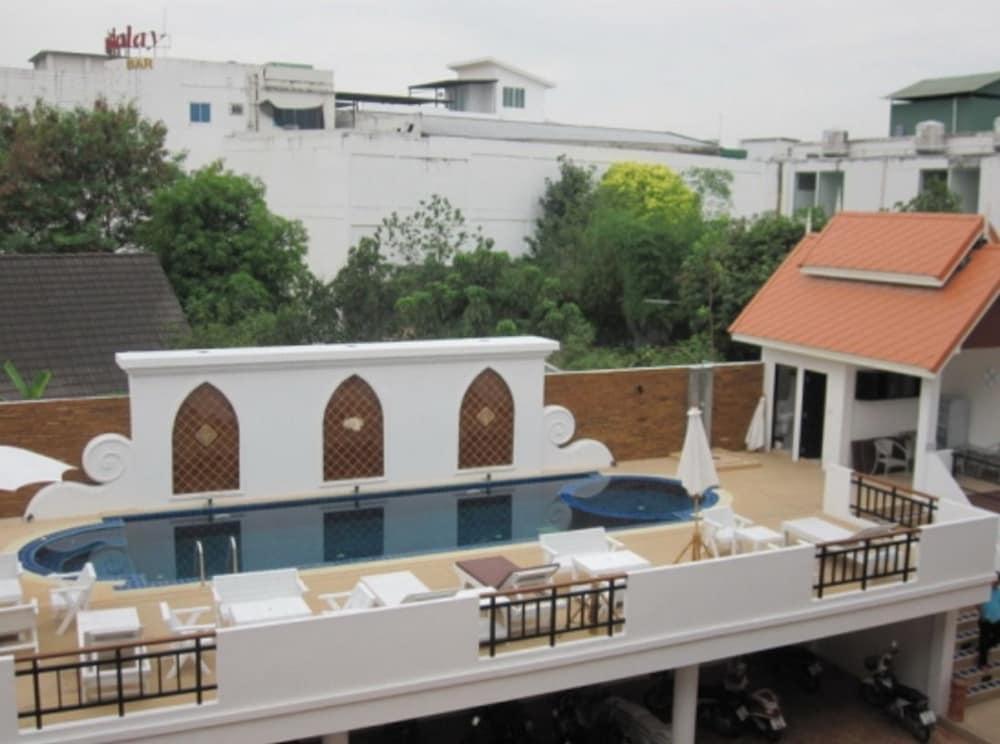 Wangburapa Grand Hotel Chiang Mai Exterior foto