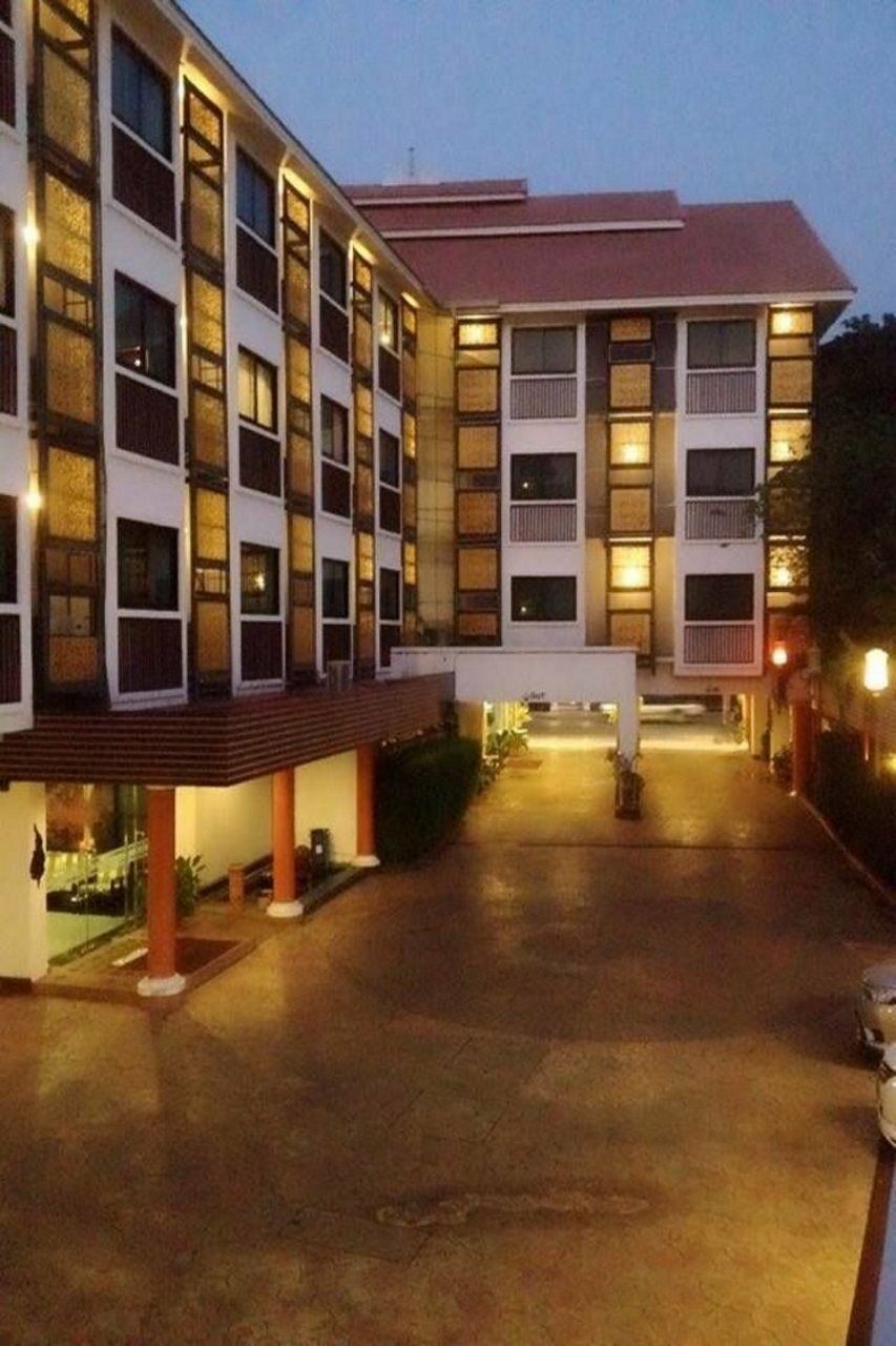 Wangburapa Grand Hotel Chiang Mai Exterior foto