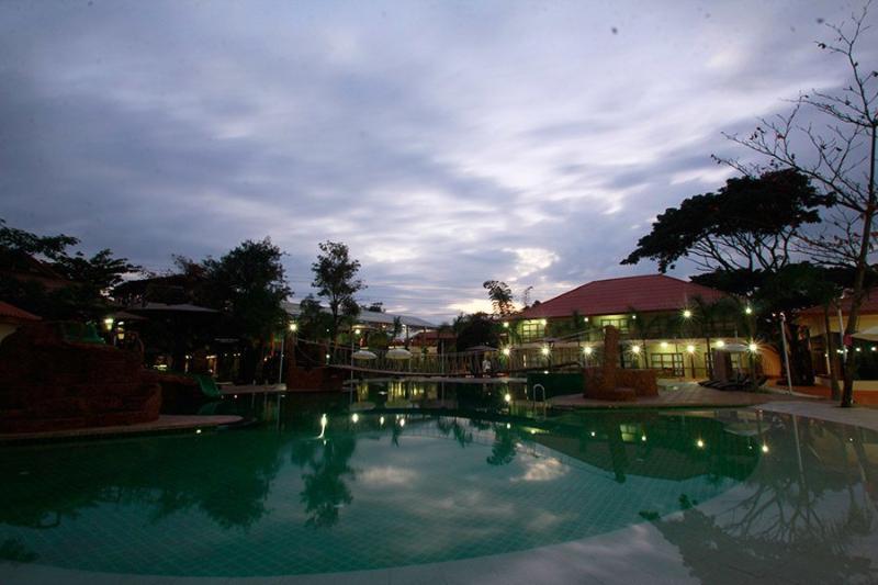Wangburapa Grand Hotel Chiang Mai Exterior foto